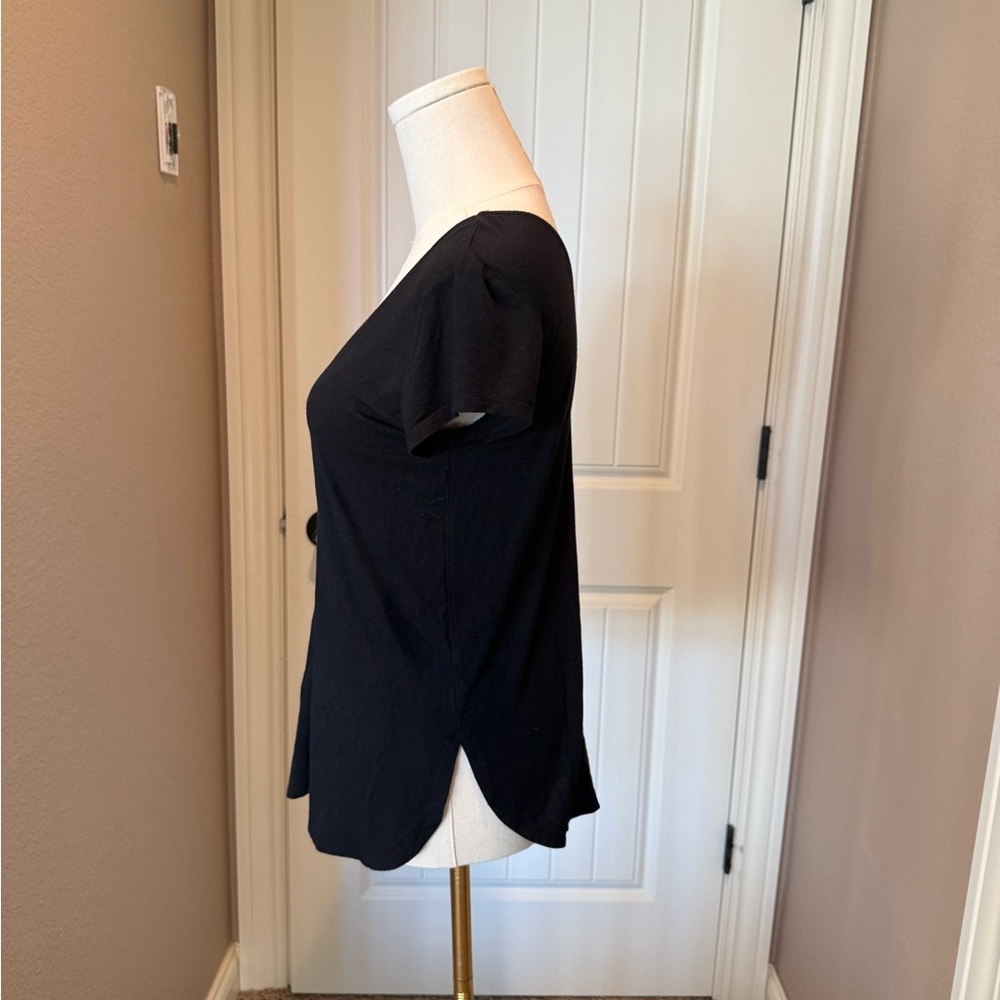 Bordeaux Black Short Sleeve V-Neck Top - Picture 2 of 4